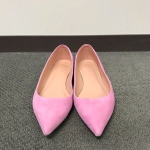 Pointed-toe flats in suede